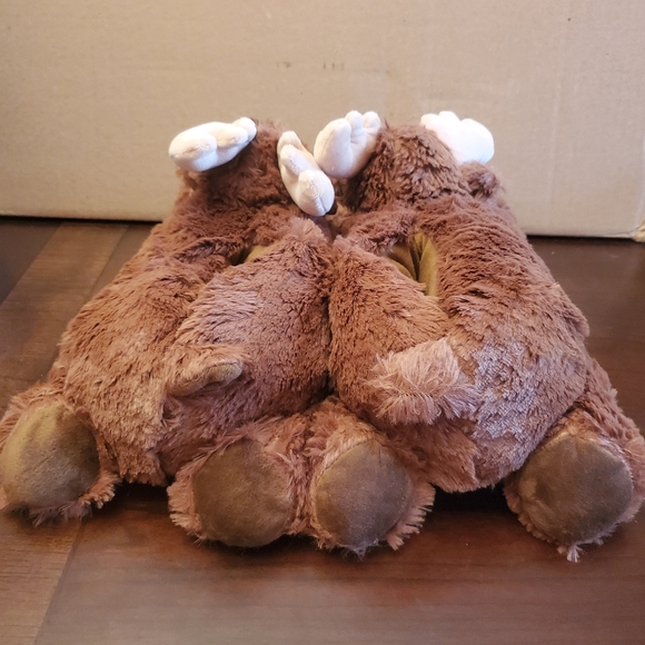 Lazy Paws Adult Sized Animal Slippers - Picture 8 of 10